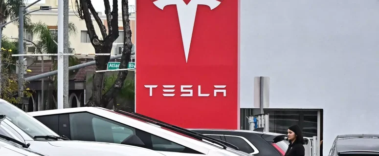 Tesla’s Future in a Volatile Market: Risks, Challenges, and Opportunities