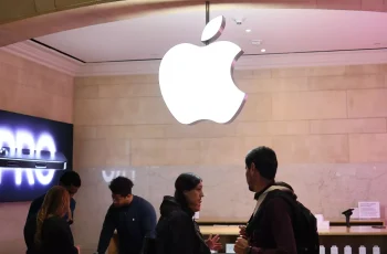 Apple’s Precarious Future: Navigating Tariffs, Supply Chains, and Market Uncertainty