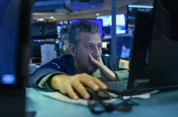 Telecom Stocks Surging: 5 Reasons They Outperform Amid Market Chaos