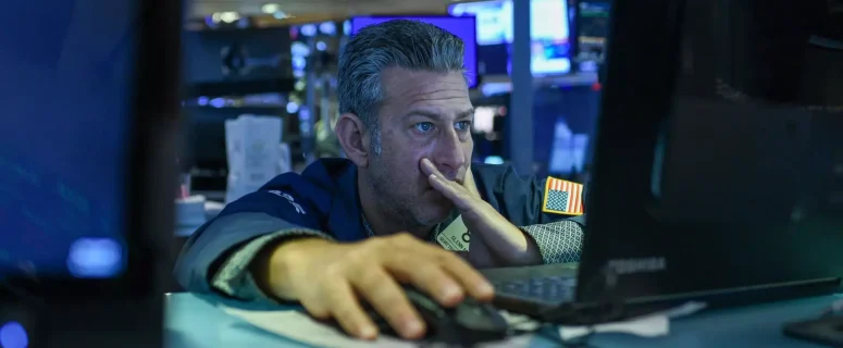 Telecom Stocks Surging: 5 Reasons They Outperform Amid Market Chaos